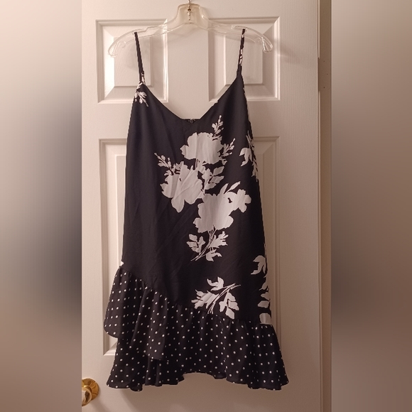 NWT Bar III XL Sky Dream Floral Eclipse B/W Slvls Drop Waist Ruffled Mini Dress - Picture 14 of 15
